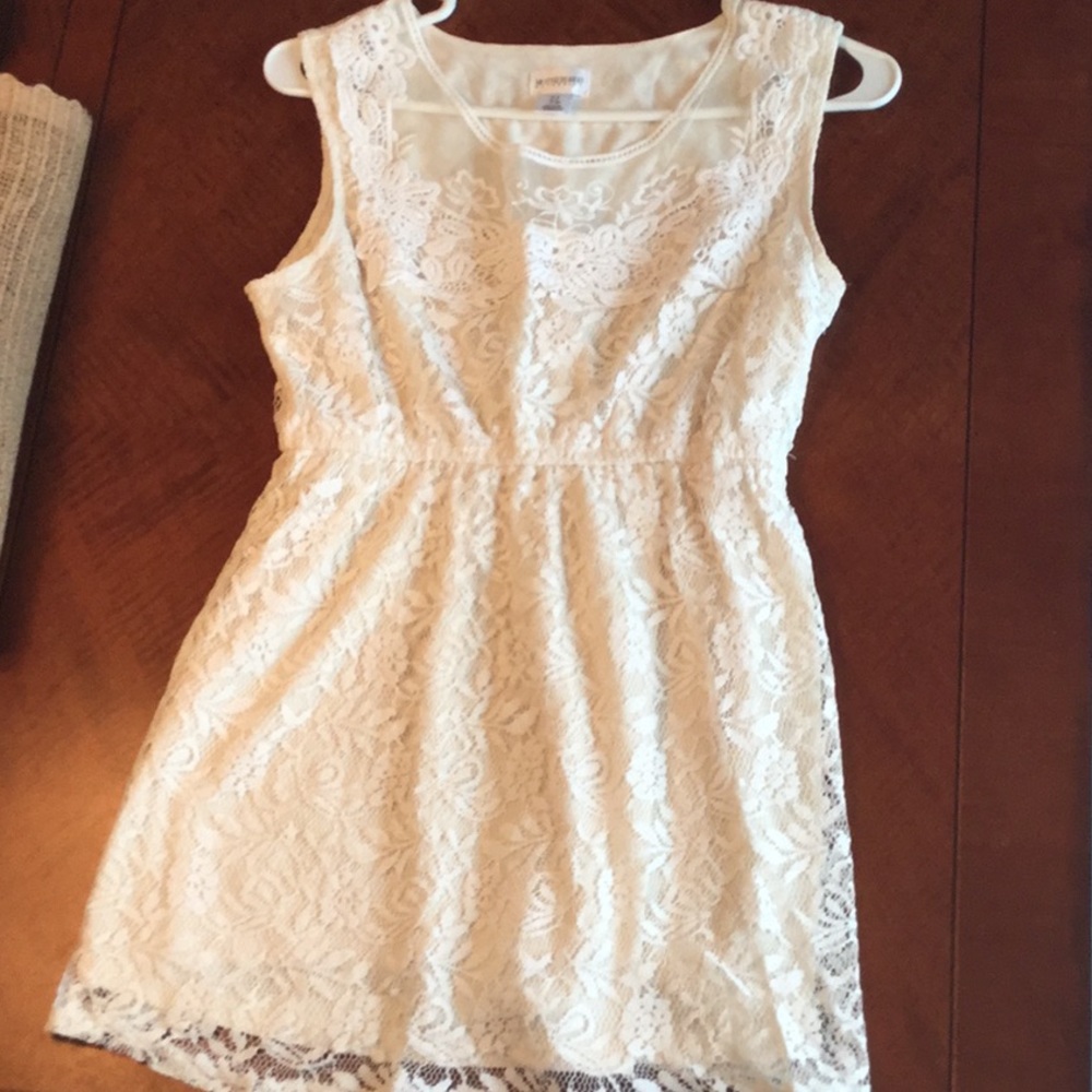 MATERNITY lace off white shirt